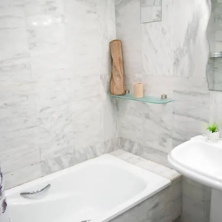 Bright & Quiet 2br Flat W/ Large Terrace & Pool * מיחאס