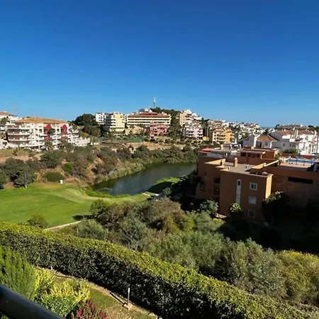 Bright & Quiet 2br Flat W/ Large Terrace & Pool מיחאס