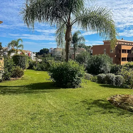 Bright & Quiet 2br Flat W/ Large Terrace & Pool דירה מיחאס
