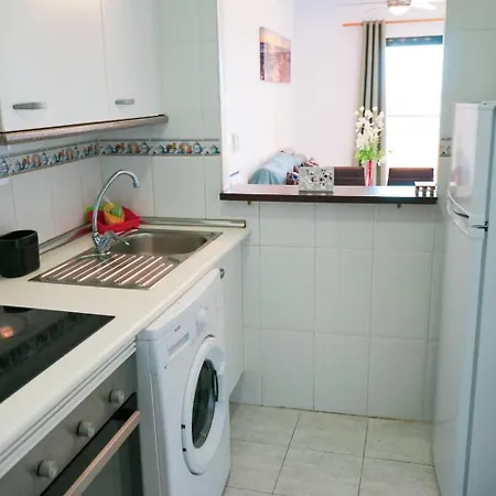 Bright & Quiet 2br Flat W/ Large Terrace & Pool דירה *