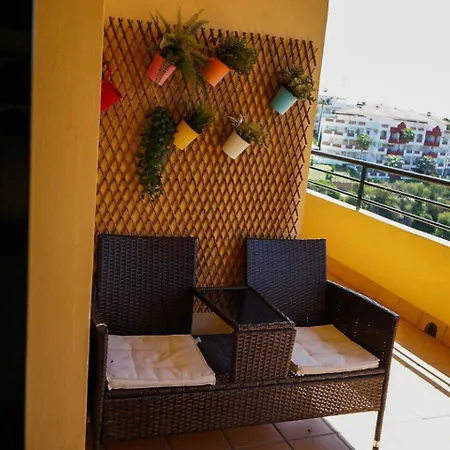 Bright & Quiet 2br Flat W/ Large Terrace & Pool מיחאס