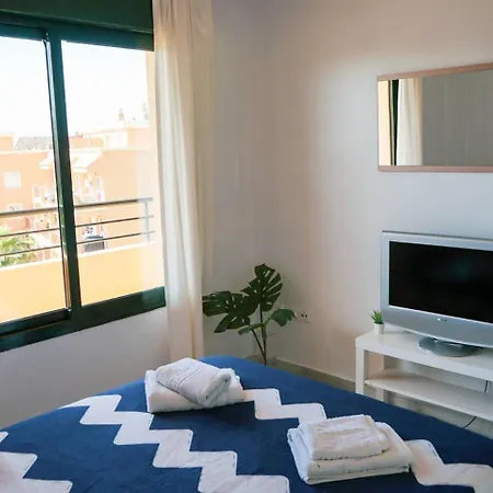 דירה Bright & Quiet 2br Flat W/ Large Terrace & Pool