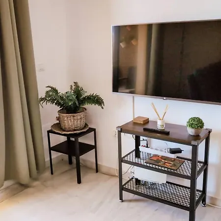 Bright & Quiet 2br Flat W/ Large Terrace & Pool *