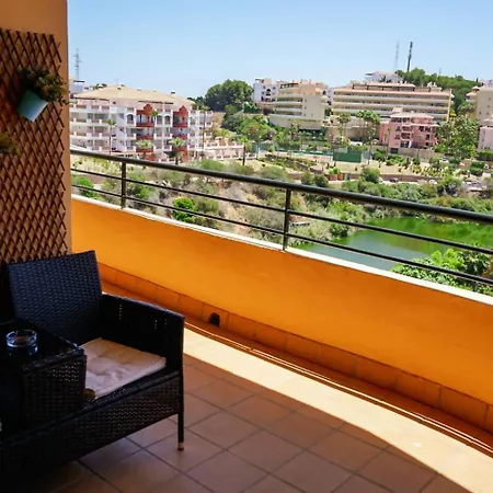דירה Bright & Quiet 2br Flat W/ Large Terrace & Pool מיחאס