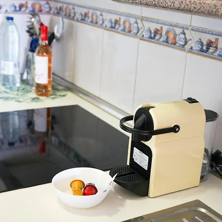 Bright & Quiet 2br Flat W/ Large Terrace & Pool דירה מיחאס