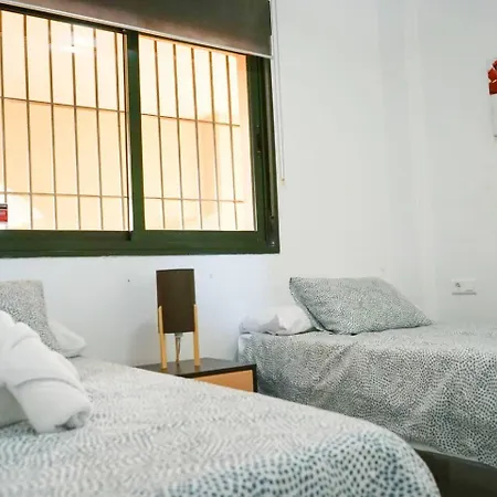 דירה Bright & Quiet 2br Flat W/ Large Terrace & Pool