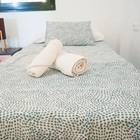 Bright & Quiet 2br Flat W/ Large Terrace & Pool *