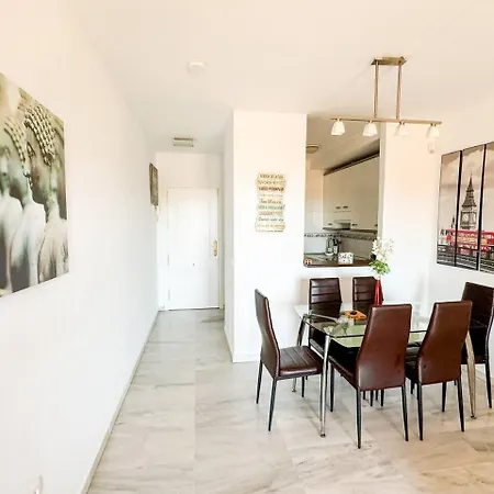 Bright & Quiet 2br Flat W/ Large Terrace & Pool * מיחאס