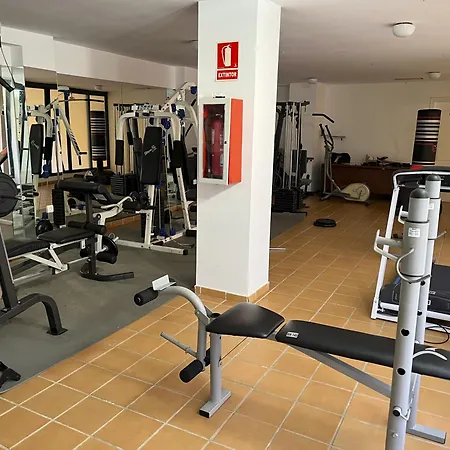 Bright & Quiet 2br Flat W/ Large Terrace & Pool דירה מיחאס