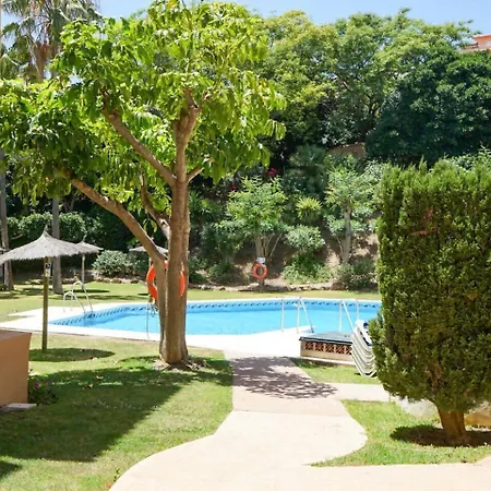Bright & Quiet 2br Flat W/ Large Terrace & Pool דירה מיחאס